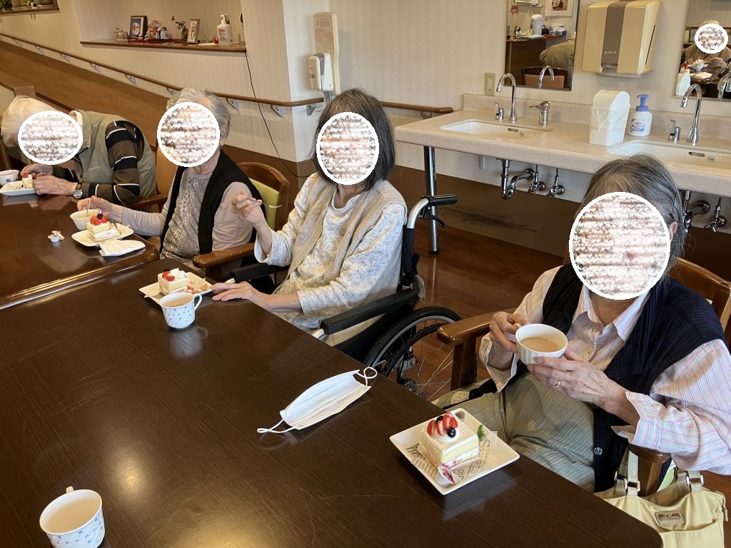 毎月恒例の喫茶会♪